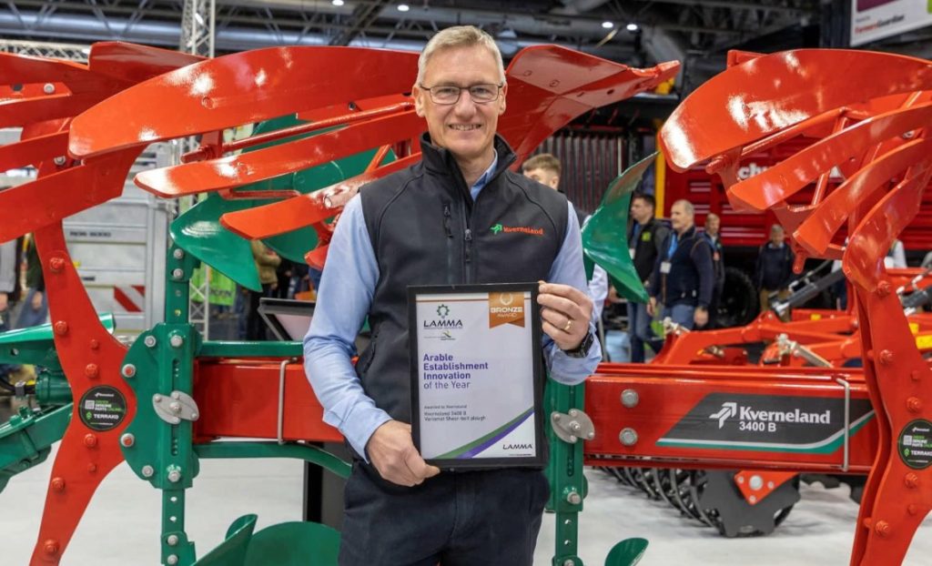 El arado Kverneland 3400 B Variomat premiado noticIas maquinaria