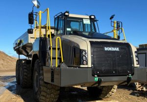 Grupo DIR entrega un Rokbak RA40 noticias maquinaria