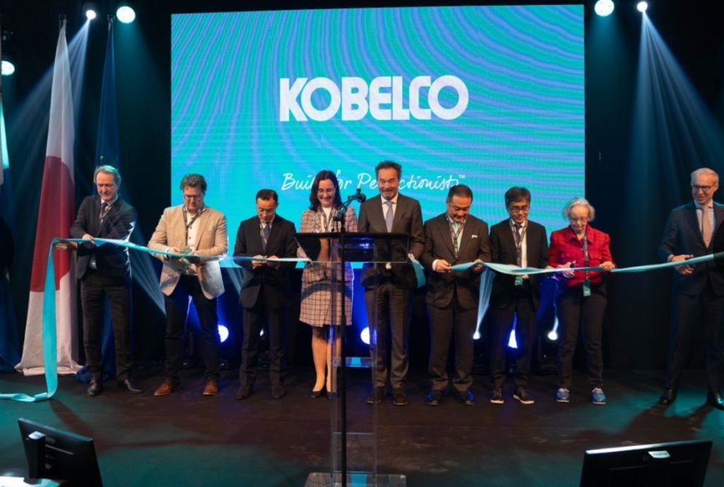 Kobelco celebra en Lelystad su Reunión Anual de Distribuidores noticias maquinaria