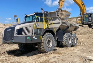 Rokbak refuerza su presencia en Canadá con los RA40 en Calgary noticias maquinaria