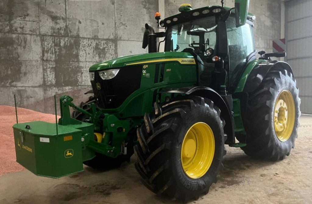 Agrícola Castellana entrega un John Deere 6R 250 noticias maquinaria