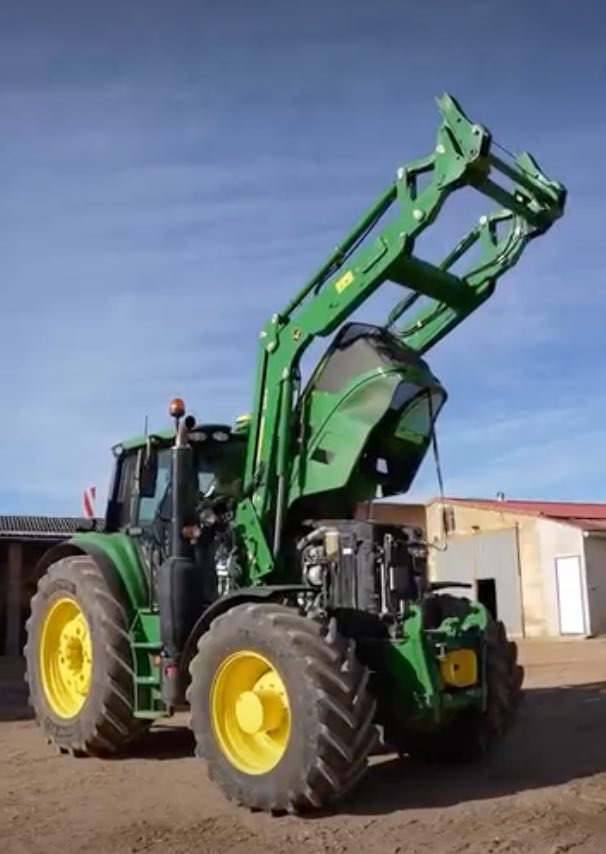 Agrícola Castellana entrega un tractor John Deere 6M 165 noticias maquinaria