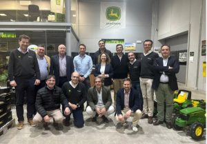 Avanterra recibe a la directiva de John Deere en Quintanar de la Orden noticias maquinaria