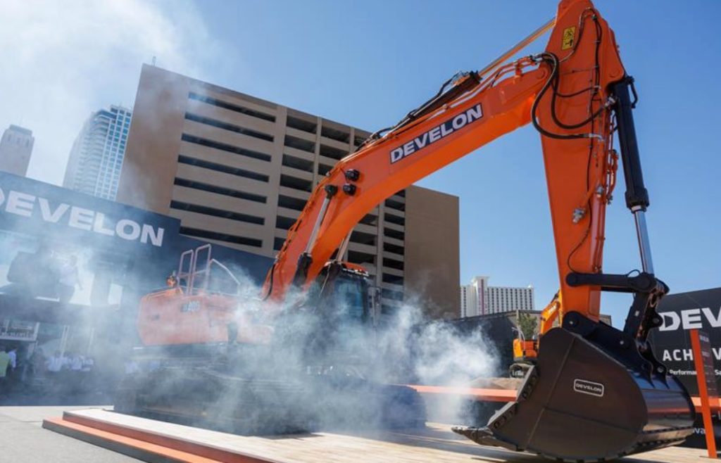 DEVELON presenta en CONEXPO sus excavadoras -9 Series notiCIas maquinaria