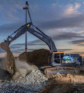 Excavadora de 40 toneladas HX400 Hyundai en trabajos de demolición noticias maquinaria