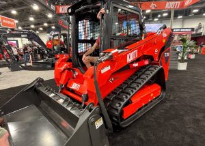 KIOTI lanza sus cargadores compactos TL750 y SL750 en Conexpo noticias maquinaria