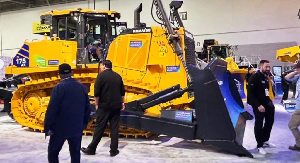 Komatsu presenta en CONEXPO sus nuevos bulldozers de próxima generación noticias maquinaria