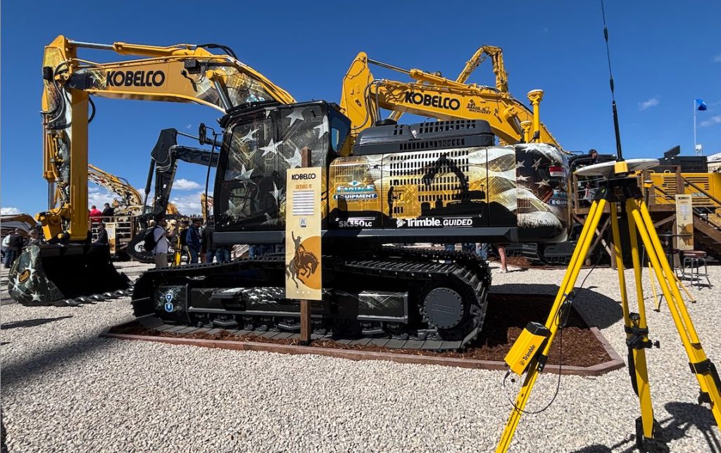 La excavadora SK350LC-11 de Kobelco abre su stand en Conexpo noticias maquinaria