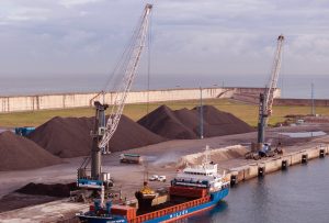 Marítima del Principado grúa reacondicionada Liebherr LHM 400 noticias maquinaria