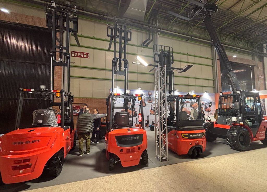 Noblelift muestra su gama de carretillas y manipuladores en FIMA 2026 noticias maquinaria