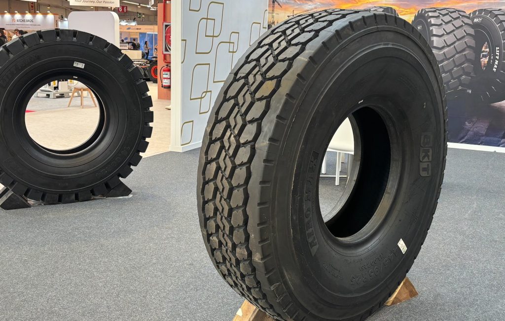 BKT presenta sus neumáticos para construcción en SMOPYC 2026 noticias maquinaria