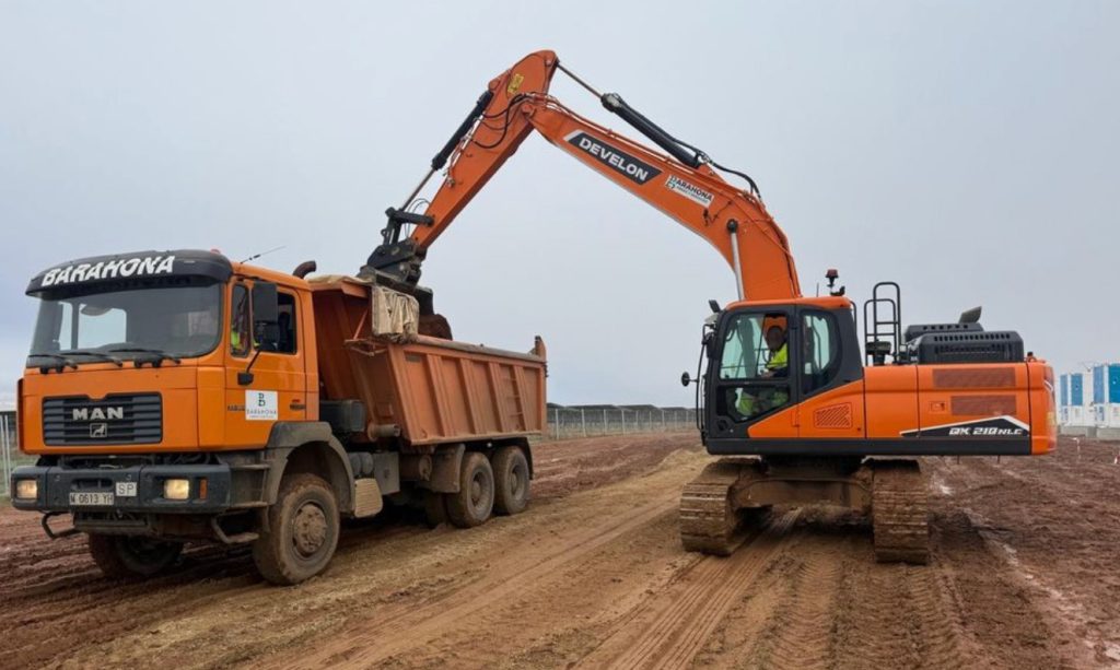 Develon marca la diferencia en obra noticias maquinaria