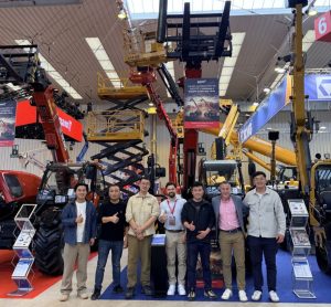 GAM Soluciones refuerza alianzas en SMOPYC 2026 con la entrega de equipos XCMG a Open Building System.