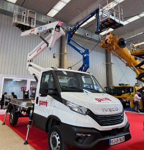 GAM expone la plataforma CTE ZED20 en SMOPYC noticias maquinaria