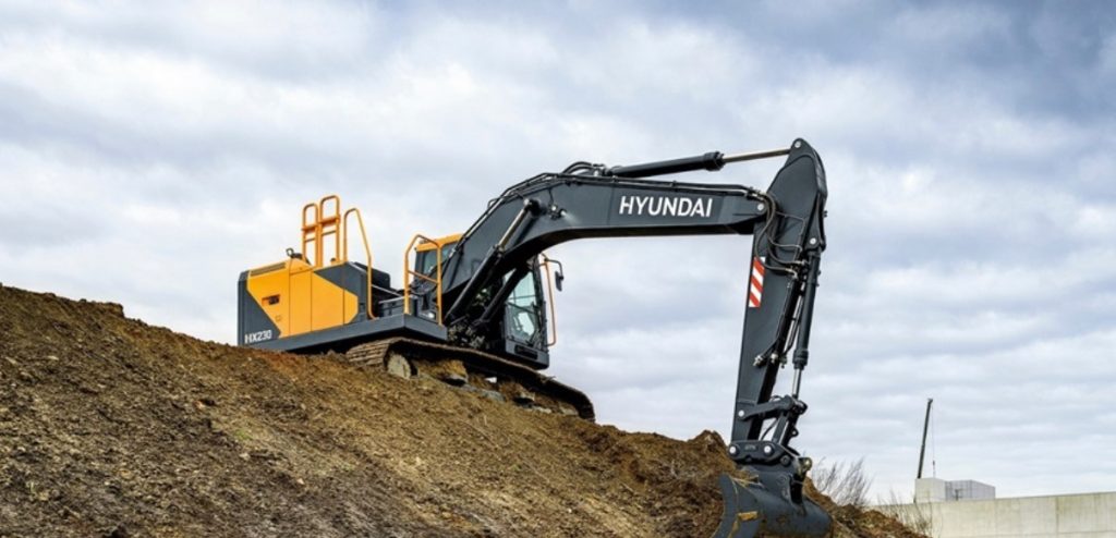 Hyundai lanza la excavadora de cadenas HX230 noticias maquinaria