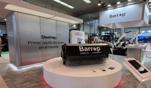 Implementos Barrop mostrados junto a los equipos de ITT Dynamics noticias maquinaria