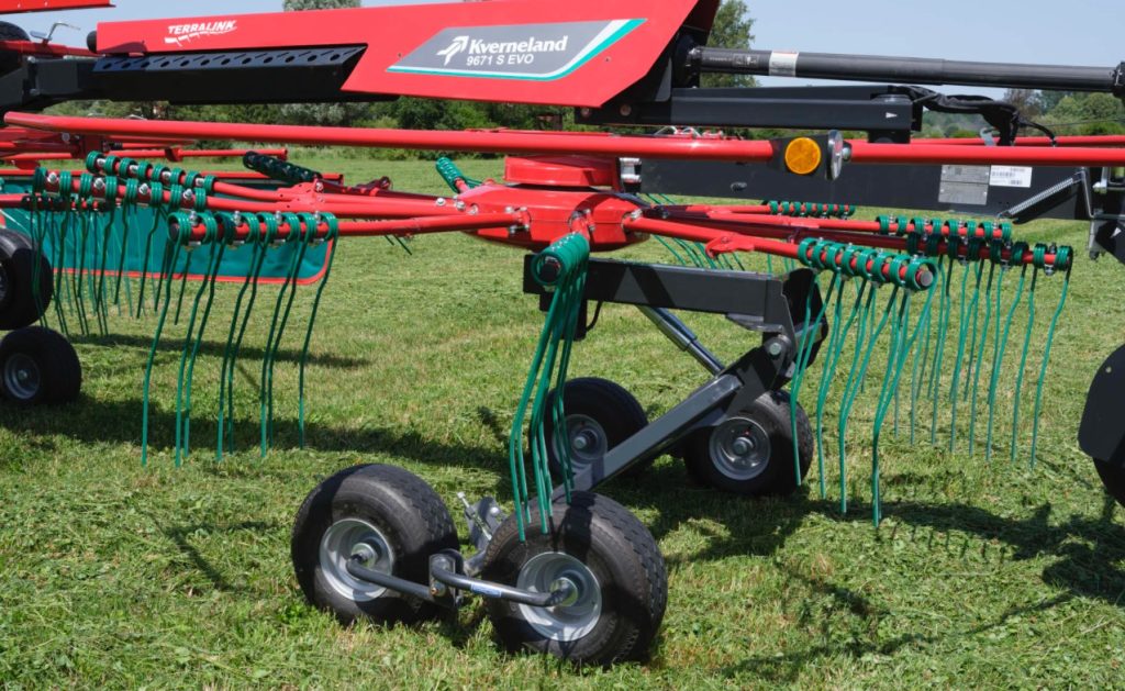 Kverneland lanza el rastrillo 9671 S Evo noticias maquinaria