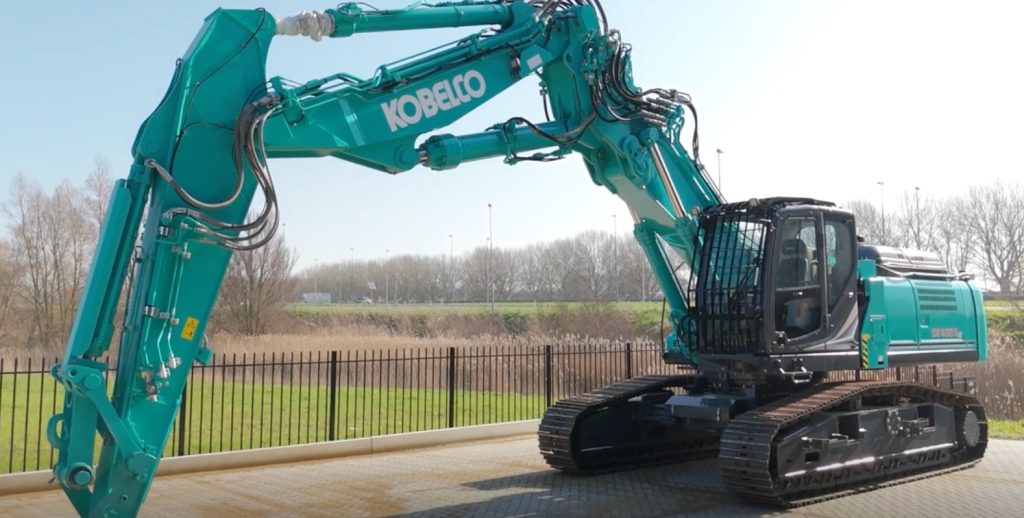 La Kobelco SK400DLC, un equipo de demolición de alto alcance noticias maquinaria