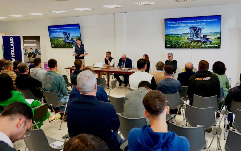 Mecanización agrícola en el New Holland Academy by IEFP noticias maquinaria