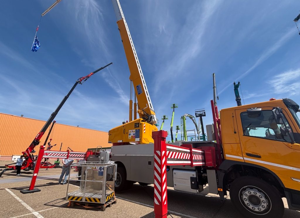 Spain Crane presenta la KLAAS K2300 en SMOPYC 2026 noticias maquinaria