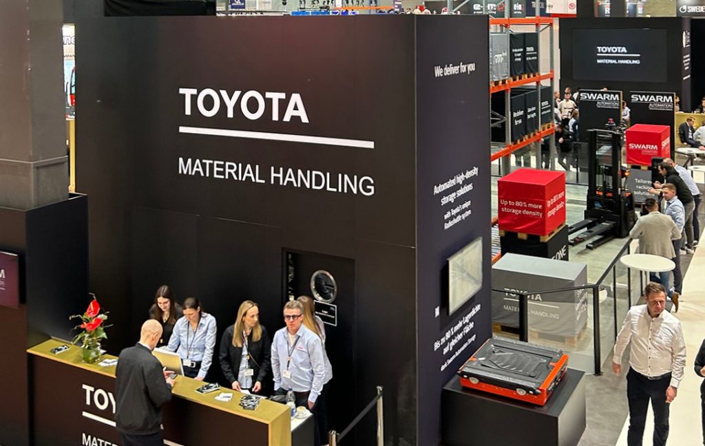 Toyota Material Handling presencia alto impacto en LogiMAT 2026 noticias maquinaria