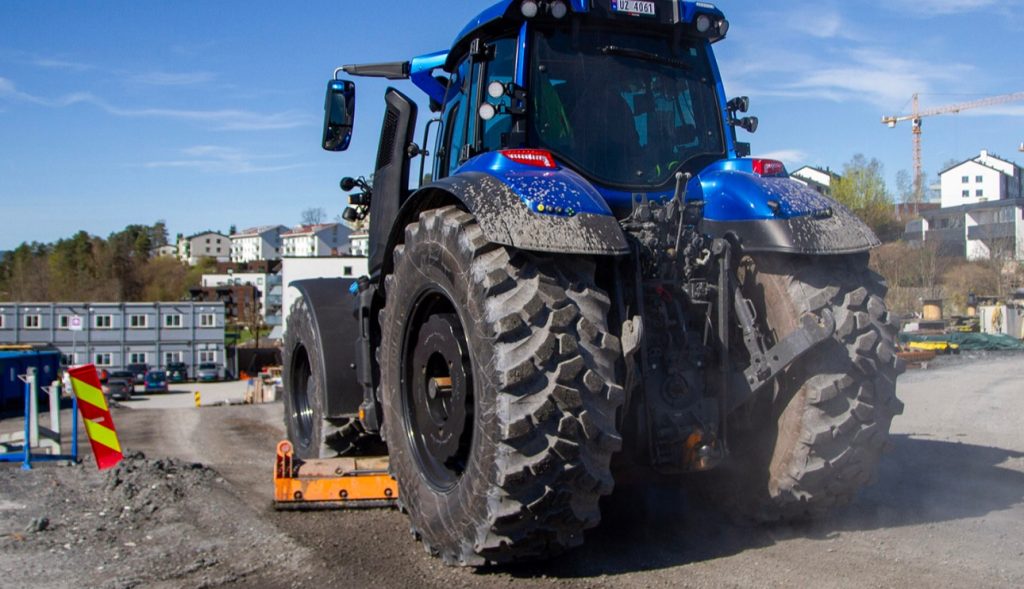 El productivo y versátil tractor Valtra Q305 en obras noticias maquinaria