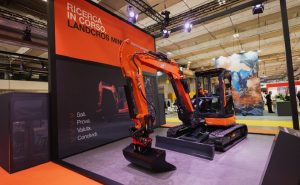 HCME presenta LANDCROS Mini en SaMoTer noticias maquinaria