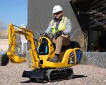 Komatsu explora el potencial de sus nuevas microexcavadoras eléctricas