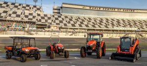 Kubota acelera su estrategia global con NASCAR noticias maquinaria
