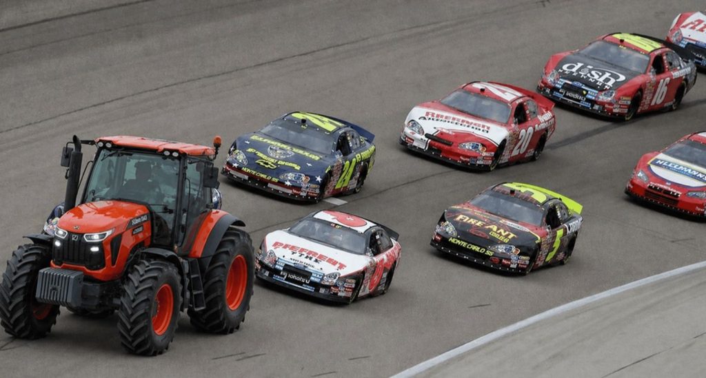Kubota se convierte en socio oficial de NASCAR noticias maquinaria-2