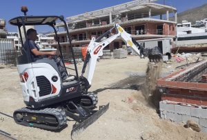 La eficiencia en tamaño compacto de la Bobcat E17z noticias maquinaria