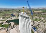 La grúa Liebherr 110 EC-B de Grúas Cerezo en Zaragoza