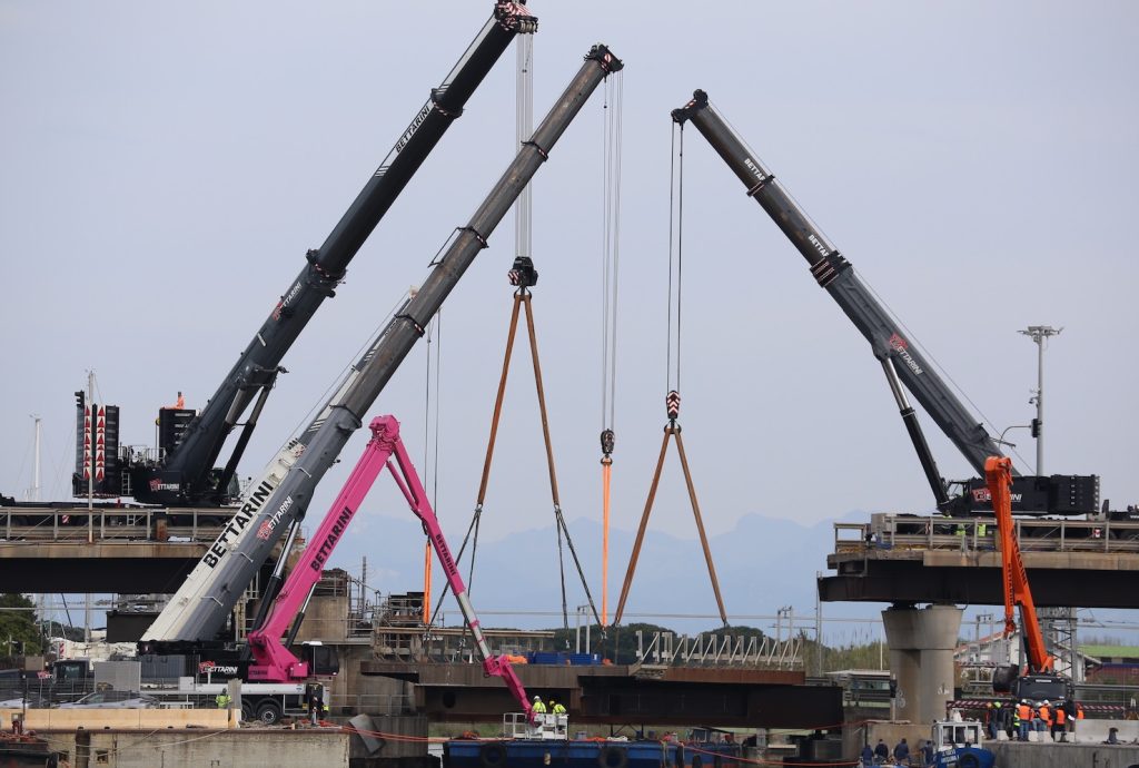 Multitel apoya a Bettarini en la restauración del puente FI-PI-LI noticias maquinaria