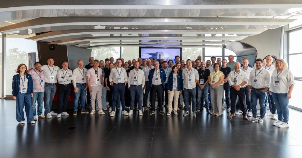 Multitel refuerza su red internacional de distribuidores noticias maquinaria