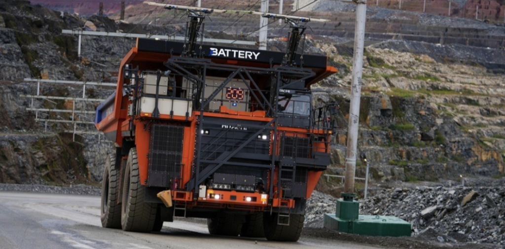 Primer dúmper 100 % eléctrico de Hitachi noticias maquinaria