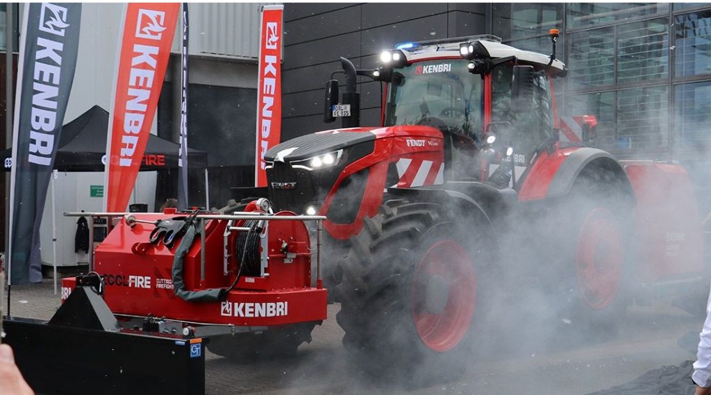 Extinción de incendios forestales sobre el Fendt 942 Vario noticias maquinaria