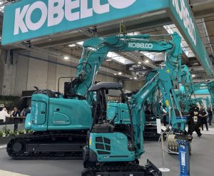Kobelco refuerza su presencia en SaMoTer 2026 noticias maquinaria