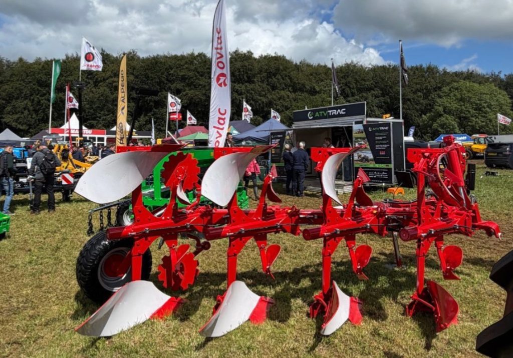 Ovlac refuerza presencia internacional en Cereals junto a OPICO noticias maquinaria