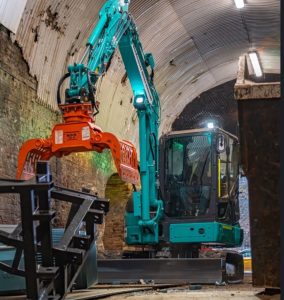 Rendimiento urbano de la miniexcavadora KOBELCO SK50SRX-7 noticias maquinaria