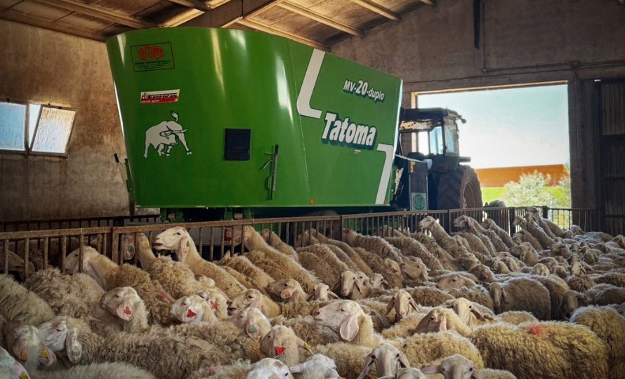 Tatoma Agro destaca el papel del carro mezclador MV20 Duplo noticias maquinaria