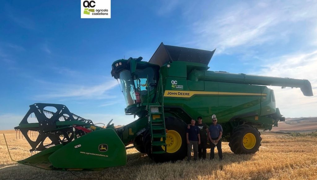 Agrícola Castellana entrega una cosechadora John Deere T6 600 HillMaster noticias maquinaria