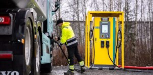 Atlas Copco optimiza el suministro energético de una de flotas de volquetes eléctricos noticias maquinaria