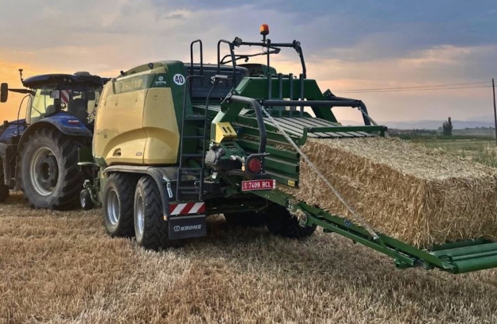 Farming Agrícola destaca momentos del Demotour de la Krone Big Pack 1270 Pro noticias maquinaria