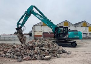 KOBELCO demuestra el potencial de la excavadora SK260LC-11E