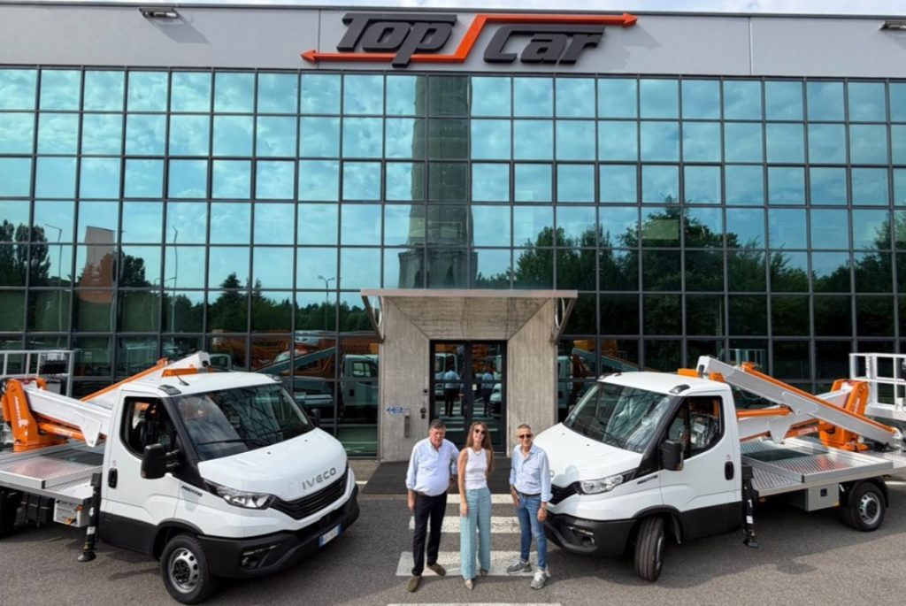 Multitel refuerza la flota Topcar con dos plataformas MXE 200 R noticias maquinaria
