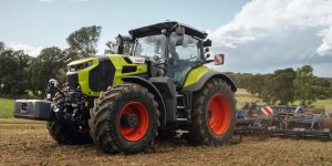 Nueva serie AXION 8 CMATIC de tractores CLAAS noticias maquinaria