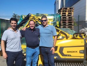 ANZEVE entrega nueve robots de demolición Brokk a Perfox noticias maquinaria