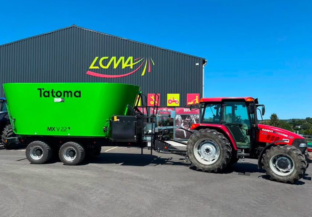 Entrega de un nuevo carro mezclador Tatoma MX V22 noticias maquinaria