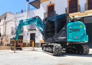 Grupo Almerisan entrega una Kobelco SK85MSR-7 en Granada noticias maquinaria