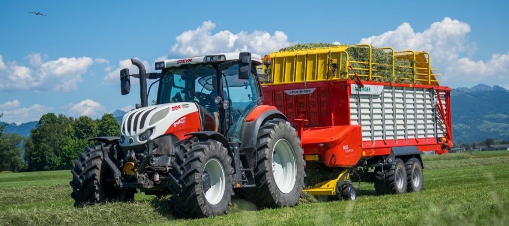 PÖTTINGER actualiza el carro autocargador BOSS 5000 MASTER noticias maquinaria